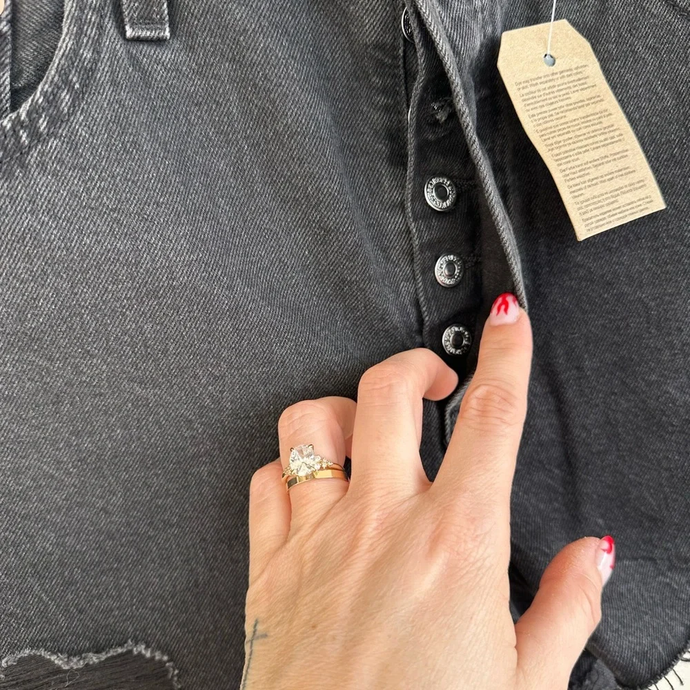 Levi's Women's Black Jean Shorts - Picture 3 of 5